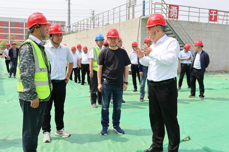 泰州市金東城市建設(shè)投資集團黨委書記、董事長陳祥到姜堰項目檢查指導(dǎo)工作.jpg