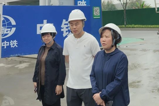 成都市新津區人大常委會副主任楊梅到五津長島小學項目檢查指導工作.jpg